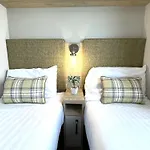 Cedar Retreat Holiday home Scarborough