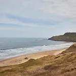 Cedar Retreat Holiday home Scarborough